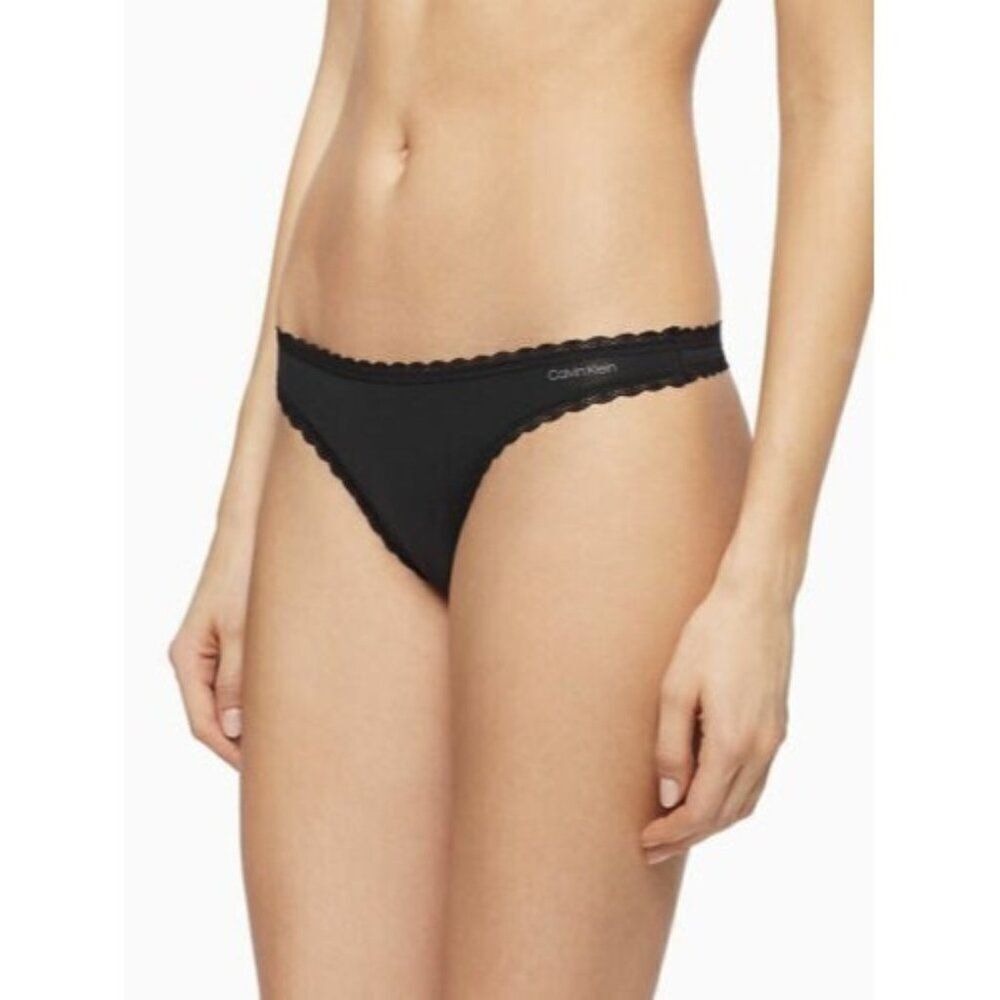 Calvin‎ Klein Lace Trim Flirty Thong Womens XS Black QD3705 001
